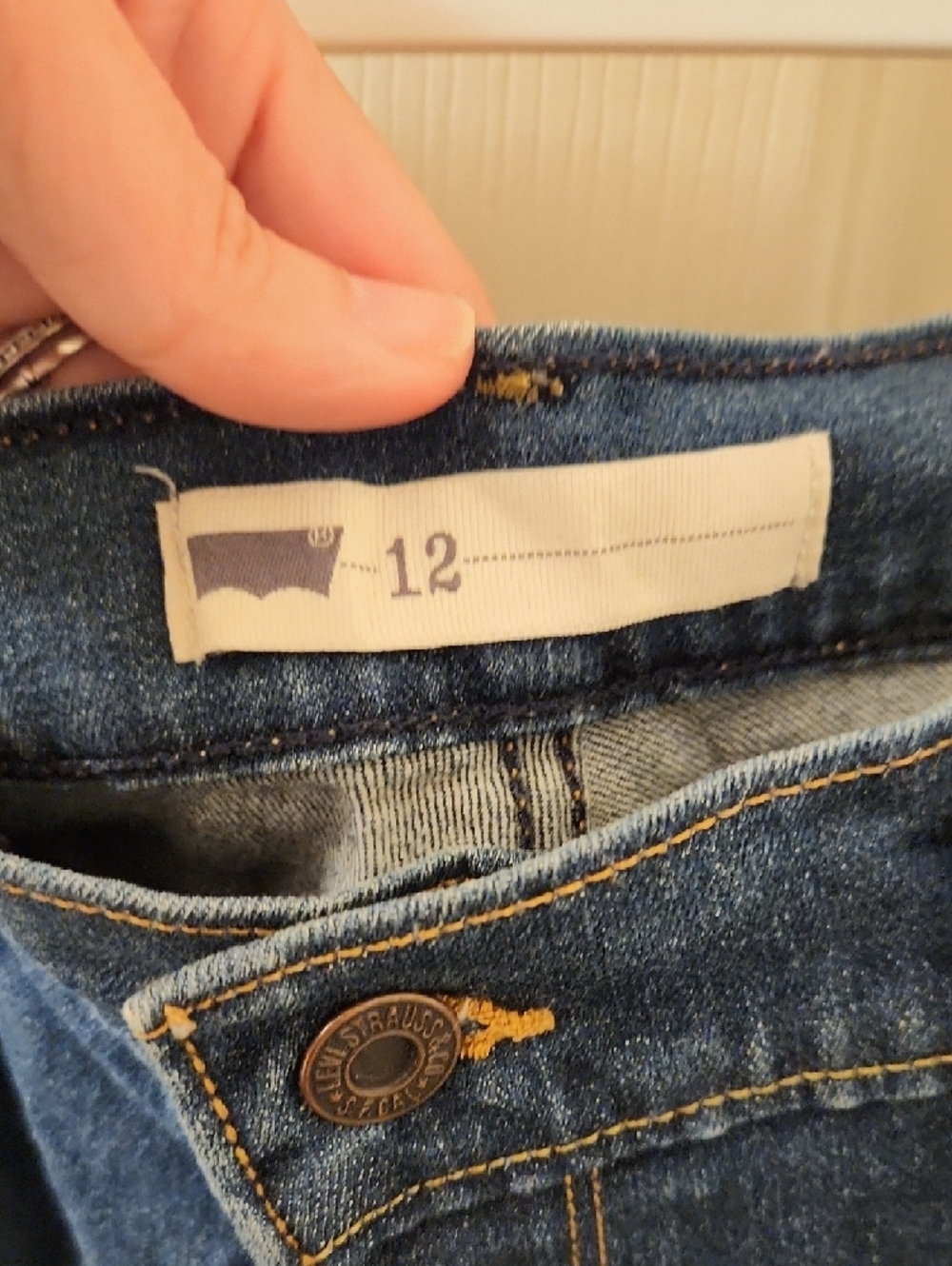 Levi's Women's Dark Wash Denim Roll-Cuff Shorts - Picture 3 of 8